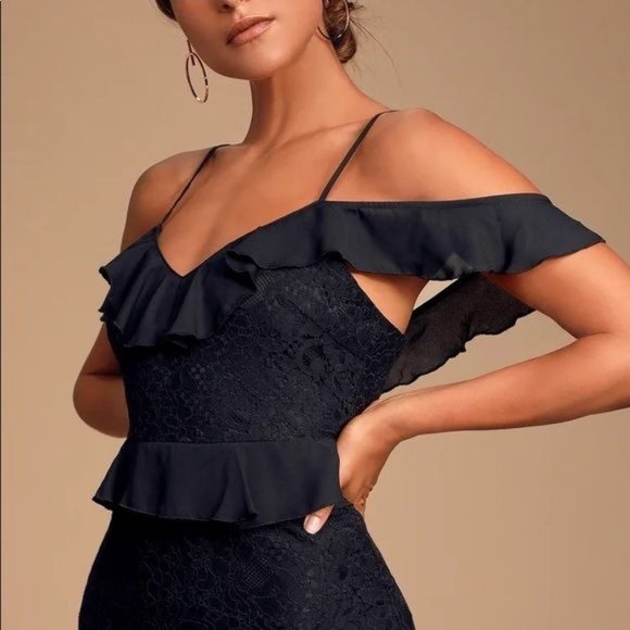 LULUS DANCE OF ROMANCE BLACK LACE COLD SHOULDER MIDI RUFFLE FLOUNCE FITTED DRESS - Picture 4 of 11